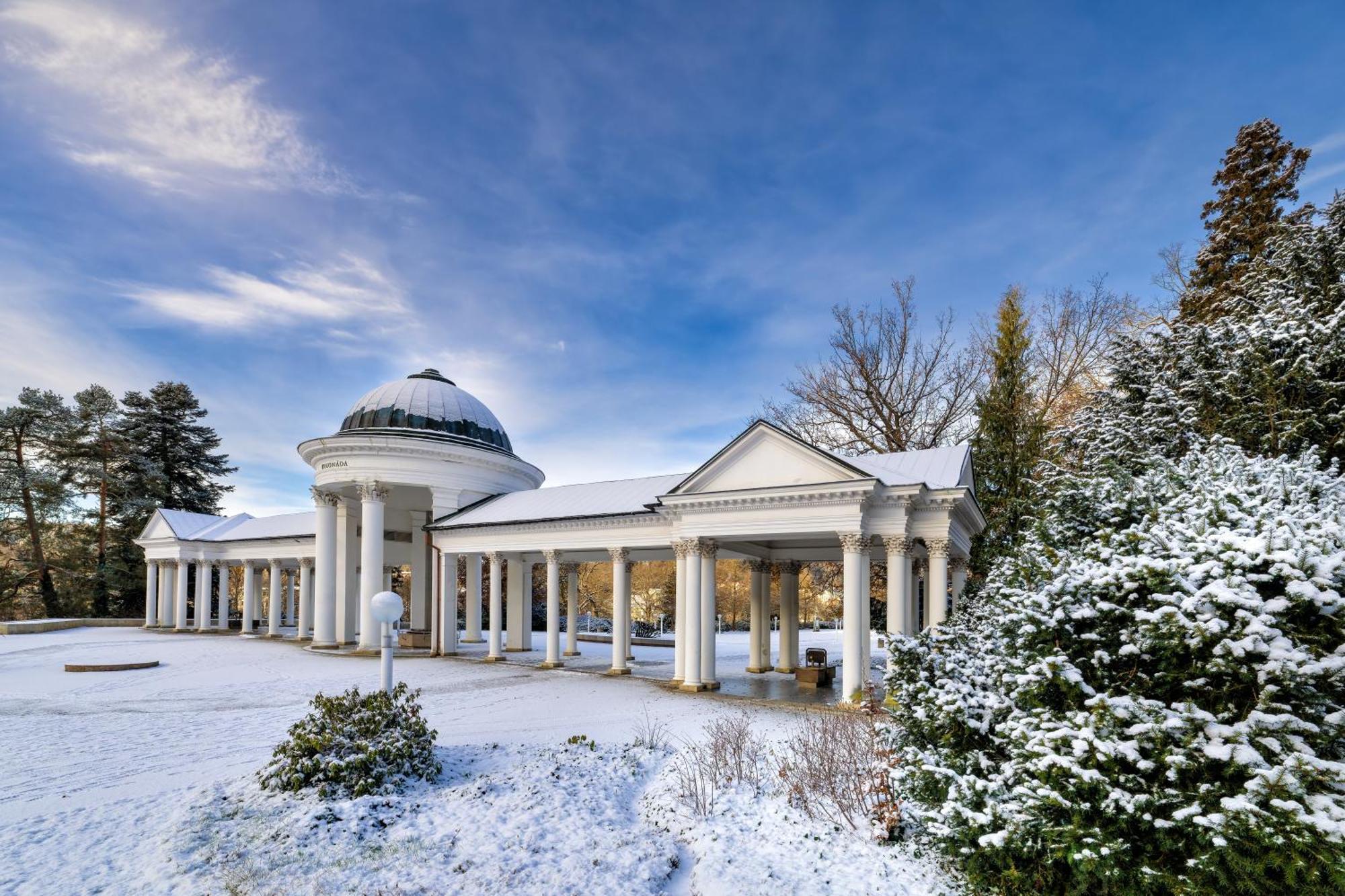 Schlosshotel Отель