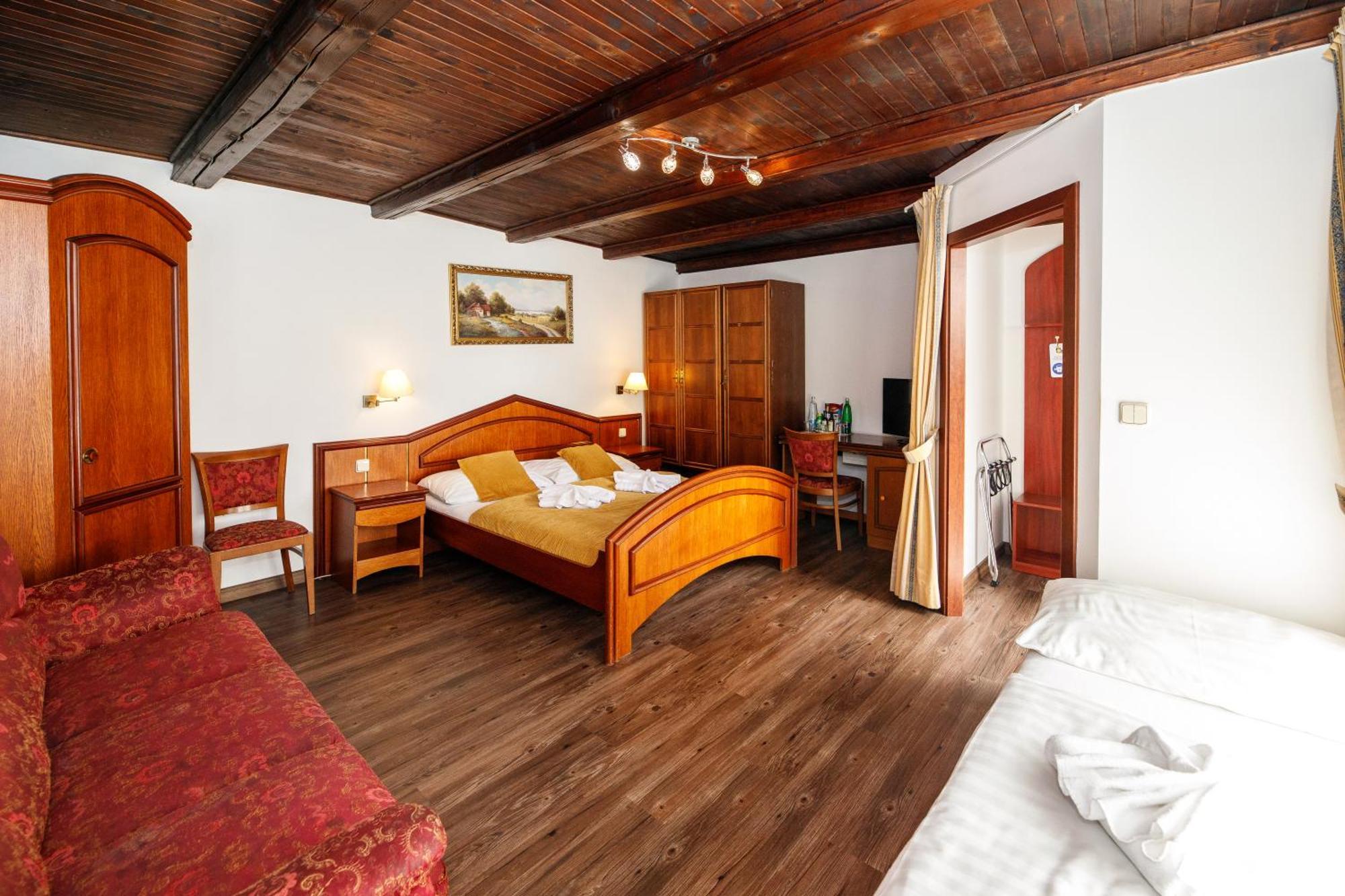 Schlosshotel Отель 3*